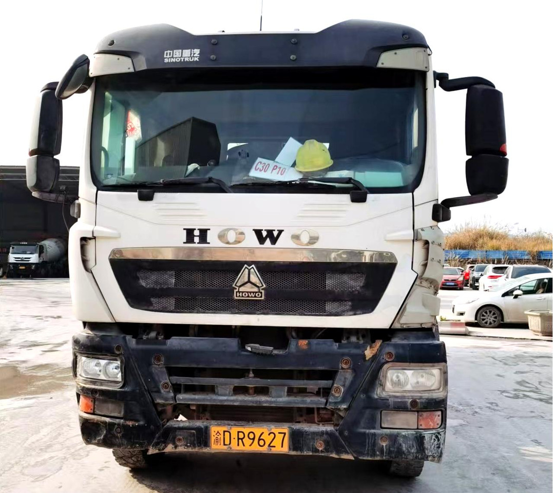 XCMG Official Second Hand G4804B HOWO Concrete Mixer Truck 12 Cubic Hydraulic Concrete Mixer Price List - Autobetonieră: Foto 3 XCMG Official Second Hand G4804B HOWO Concrete Mixer Truck 12 Cubic Hydraulic Concrete Mixer Price List - Autobetonieră: Foto 3