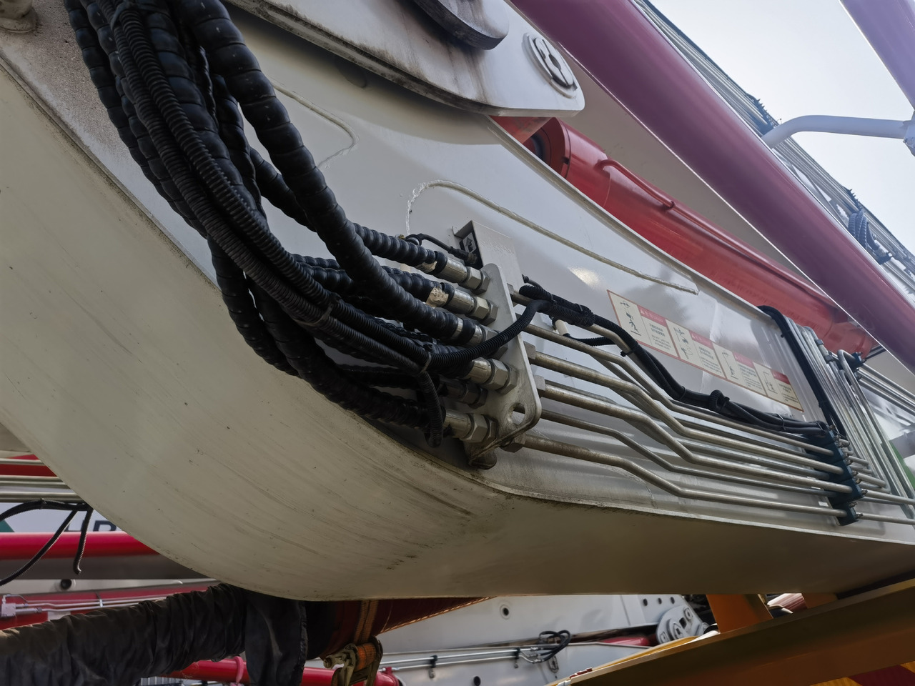 Autopompă de beton XCMG Official Used Diesel Concrete Pump 62m HB62V Truck-mounted Concrete Pump Hot Sale: Foto 8 Autopompă de beton XCMG Official Used Diesel Concrete Pump 62m HB62V Truck-mounted Concrete Pump Hot Sale: Foto 8