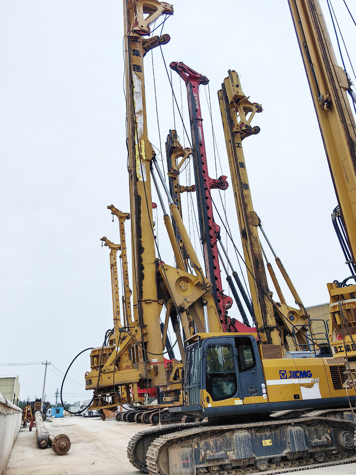 XCMG Offiical Used Rotary Drilling Rigs Drilling Machine XR220D Pile Drilling Rig For Sale - Maşină de foraj: Foto 2 XCMG Offiical Used Rotary Drilling Rigs Drilling Machine XR220D Pile Drilling Rig For Sale - Maşină de foraj: Foto 2