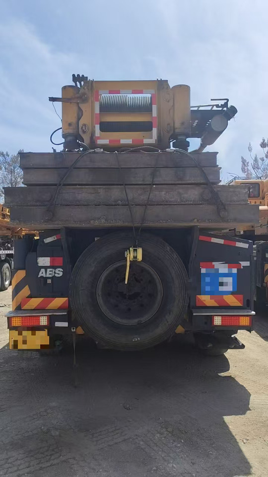 XCMG QAY260 260ton used all terrain mobile hydraulic truck crane price - Macara tot teren: Foto 3 XCMG QAY260 260ton used all terrain mobile hydraulic truck crane price - Macara tot teren: Foto 3