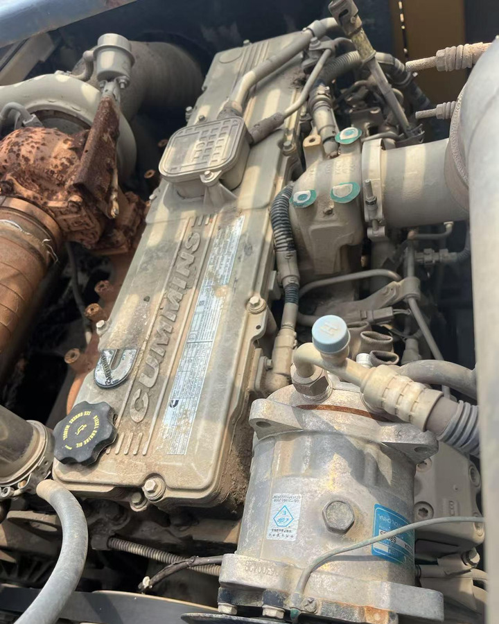 XCMG XR220D mobile crawler rotary drilling rig 25m - Maşină de foraj: Foto 4 XCMG XR220D mobile crawler rotary drilling rig 25m - Maşină de foraj: Foto 4