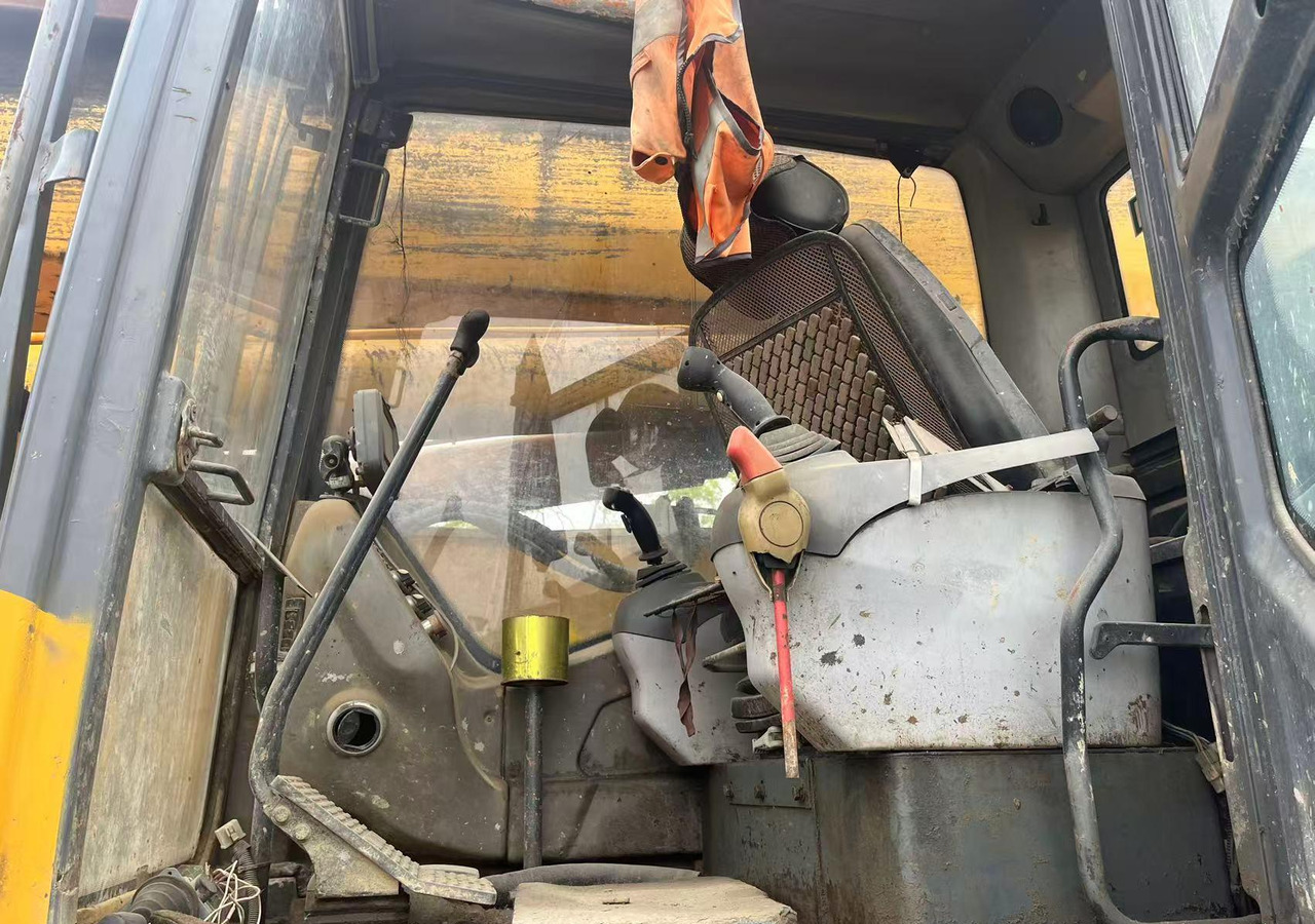 XCMG XR220D portable crawler rotary drilling rig 25m - Maşină de foraj: Foto 2 XCMG XR220D portable crawler rotary drilling rig 25m - Maşină de foraj: Foto 2