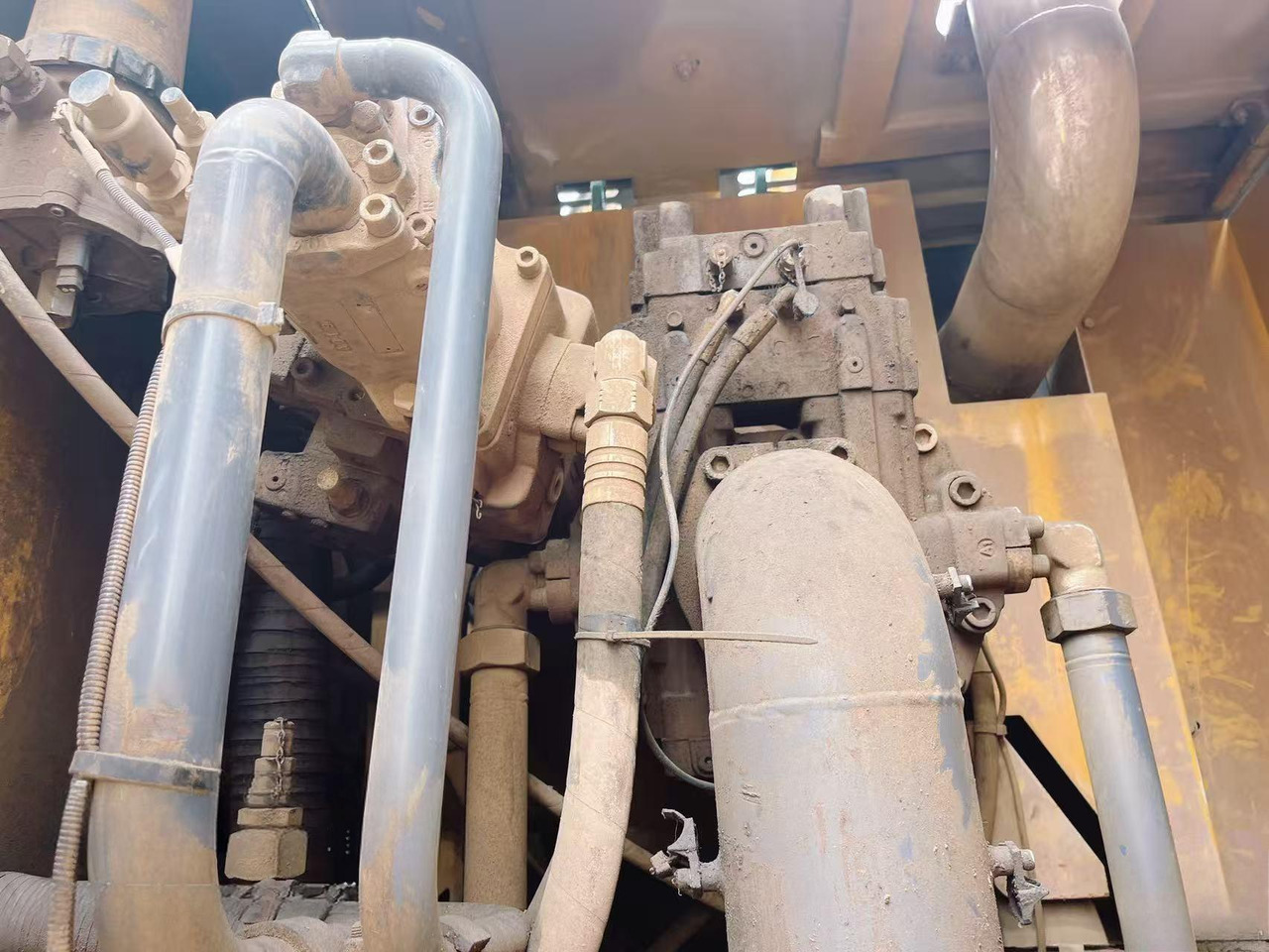 XCMG pililing machine second hand XR360E crawler rotary drilling rig - Maşină de foraj: Foto 4 XCMG pililing machine second hand XR360E crawler rotary drilling rig - Maşină de foraj: Foto 4