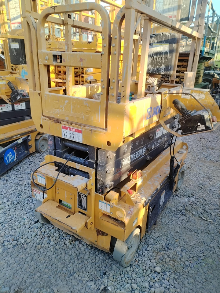 XCMG scissor lift 6m hydraulic Self-propelled scissor lift machine price - Platforma foarfeca: Foto 5 XCMG scissor lift 6m hydraulic Self-propelled scissor lift machine price - Platforma foarfeca: Foto 5
