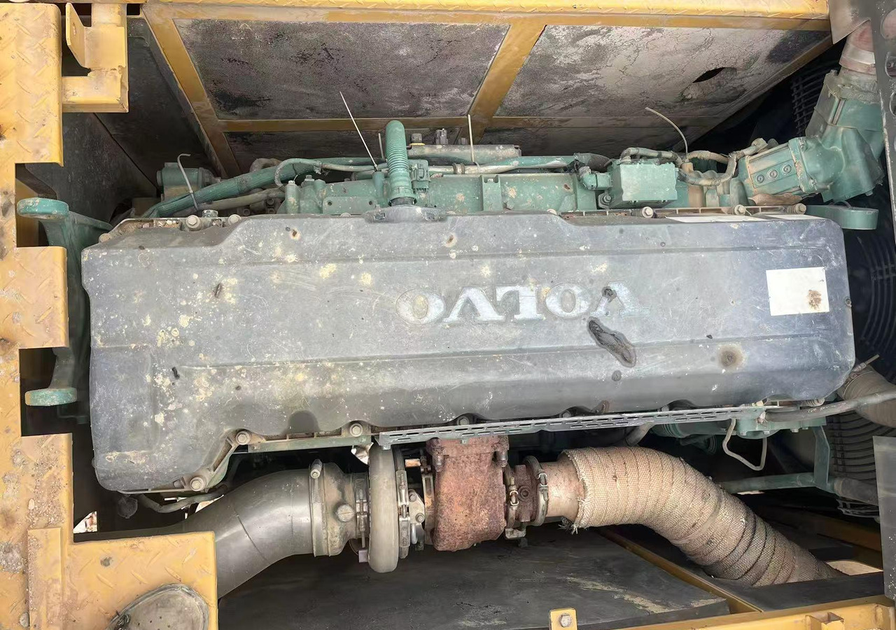 XCMG second hand XR360E crawler rotary drilling rig in stock - Maşină de foraj: Foto 4 XCMG second hand XR360E crawler rotary drilling rig in stock - Maşină de foraj: Foto 4