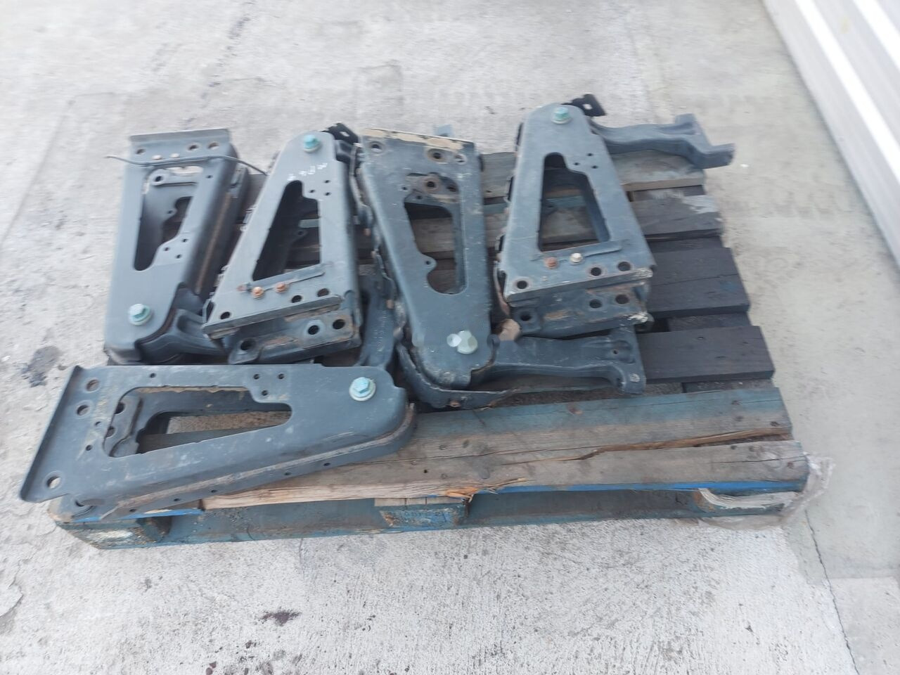 Cabin suspension A Mercedes-Benz ACTROS MP4 truck - Suspensie cabină pentru Camion: Foto 4 Cabin suspension A Mercedes-Benz ACTROS MP4 truck - Suspensie cabină pentru Camion: Foto 4