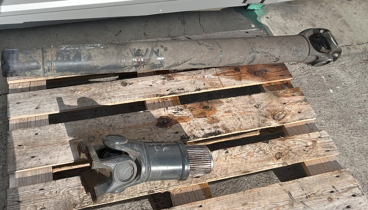 DAF CF EURO 6 440 DRIVE SHAFT LENGTH 1640 MM - Arbore cardanic: Foto 2 DAF CF EURO 6 440 DRIVE SHAFT LENGTH 1640 MM - Arbore cardanic: Foto 2