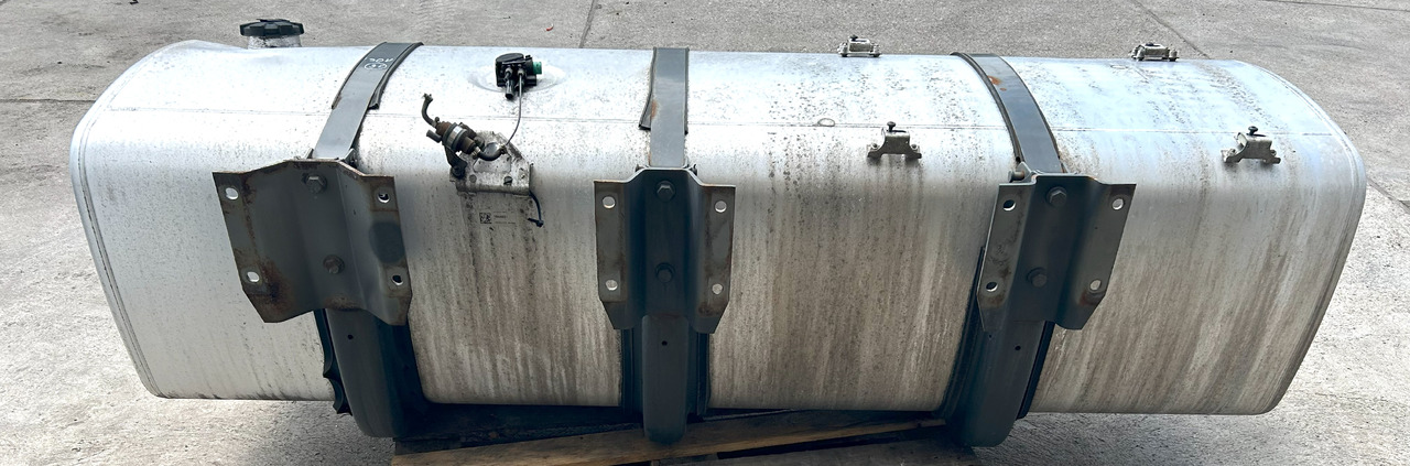 DAF XF 106 480 845L 2327x675x620 - Rezervor combustibil pentru Camion: Foto 2 DAF XF 106 480 845L 2327x675x620 - Rezervor combustibil pentru Camion: Foto 2