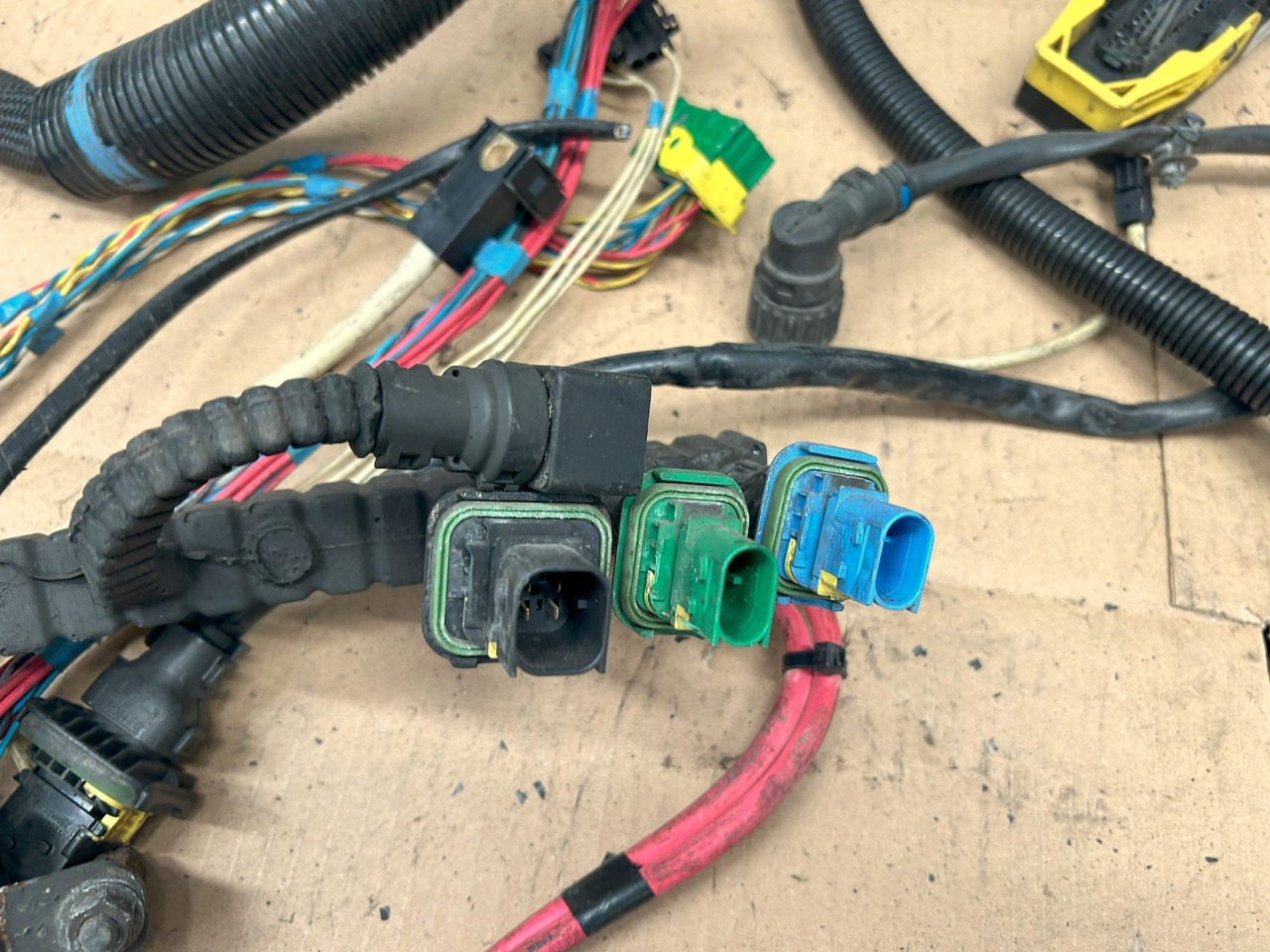 DAF XF 106 J3C ENGINE WIRING HARNESS - Cablu/ Fire electric: Foto 2 DAF XF 106 J3C ENGINE WIRING HARNESS - Cablu/ Fire electric: Foto 2
