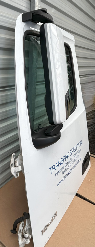 MERCEDES ACTROS MP4 DOOR LEFT WITH MIRROR - Uşă și piese: Foto 2 MERCEDES ACTROS MP4 DOOR LEFT WITH MIRROR - Uşă și piese: Foto 2
