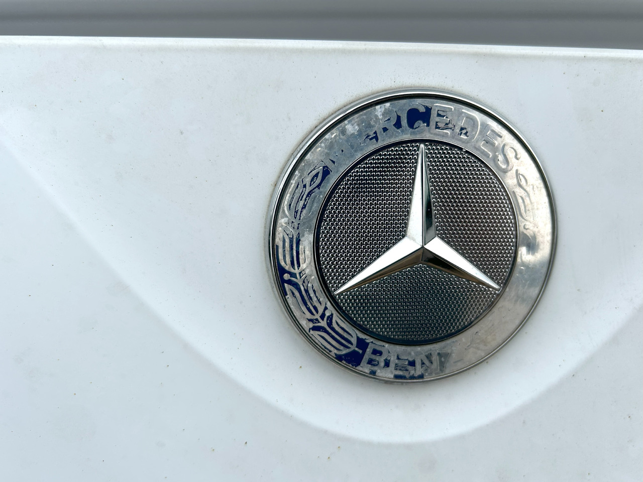 MERCEDES-BENZ ACTROS MP4 FRONT PANEL COMPLETE HOOD AND GRILL - Caroserie și exterior: Foto 3 MERCEDES-BENZ ACTROS MP4 FRONT PANEL COMPLETE HOOD AND GRILL - Caroserie și exterior: Foto 3