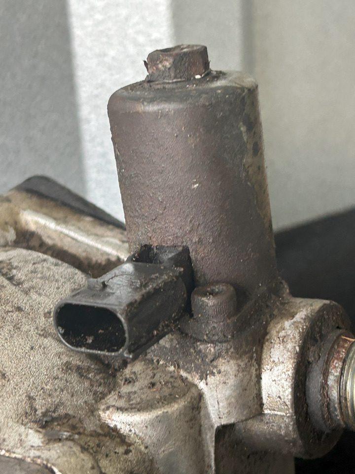 MERCEDES-BENZ ACTROS MP4 POWER STEERING PUMP - Pompă de servodirecţie pentru Camion: Foto 4 MERCEDES-BENZ ACTROS MP4 POWER STEERING PUMP - Pompă de servodirecţie pentru Camion: Foto 4