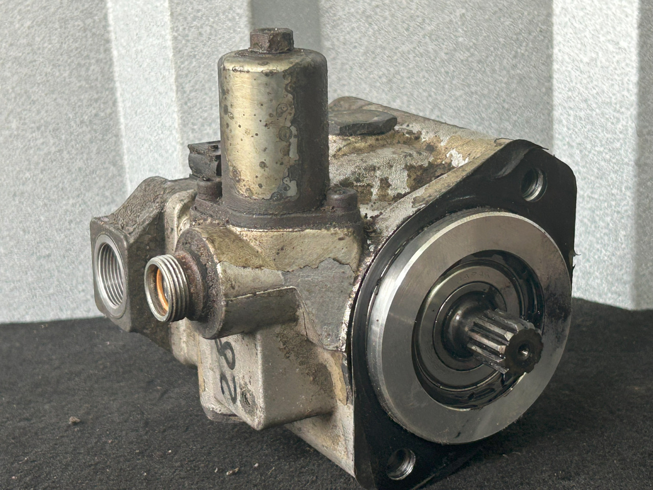 MERCEDES-BENZ ACTROS MP4 POWER STEERING PUMP - Pompă de servodirecţie pentru Camion: Foto 1 MERCEDES-BENZ ACTROS MP4 POWER STEERING PUMP - Pompă de servodirecţie pentru Camion: Foto 1