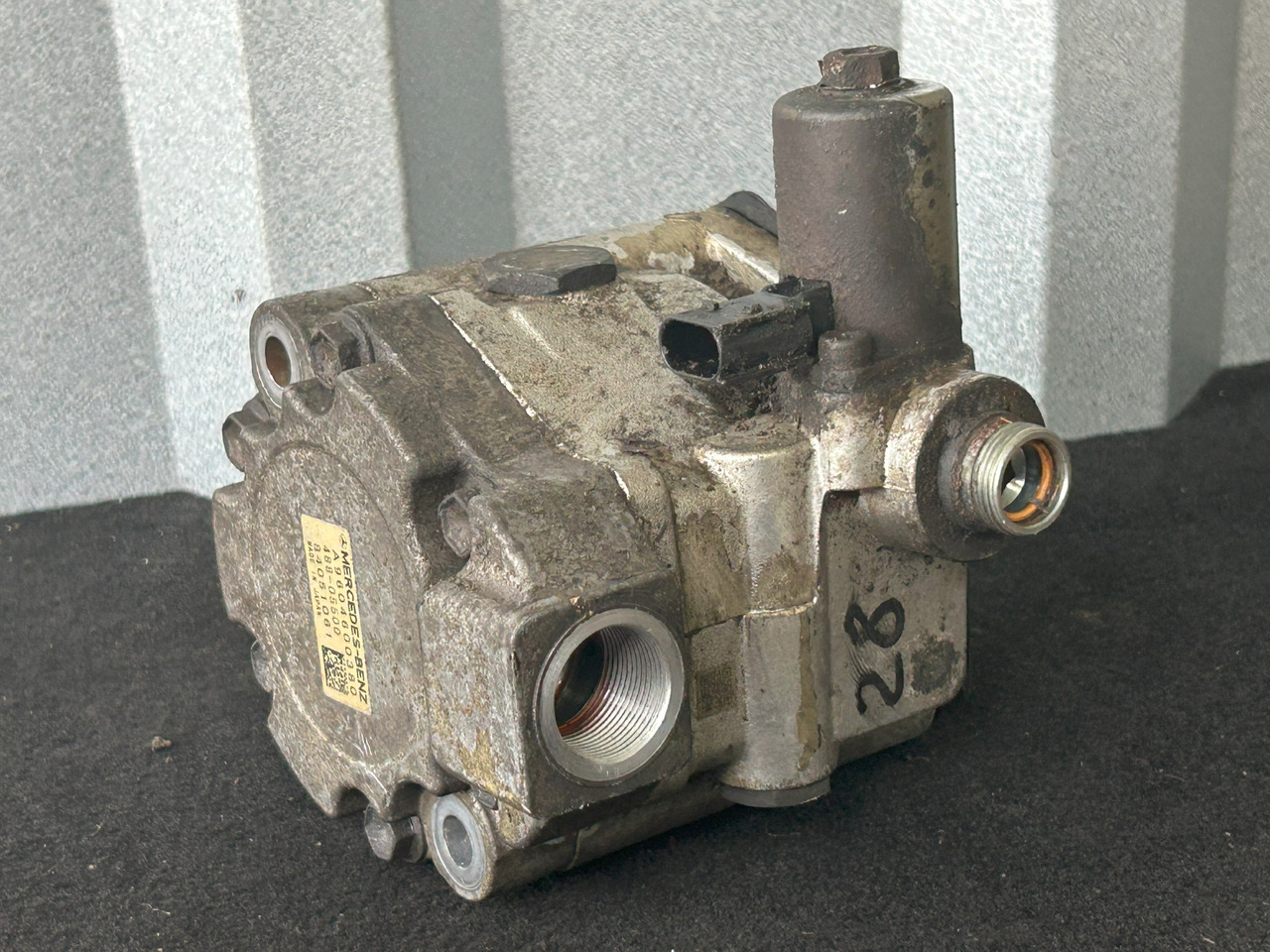MERCEDES-BENZ ACTROS MP4 POWER STEERING PUMP - Pompă de servodirecţie pentru Camion: Foto 3 MERCEDES-BENZ ACTROS MP4 POWER STEERING PUMP - Pompă de servodirecţie pentru Camion: Foto 3