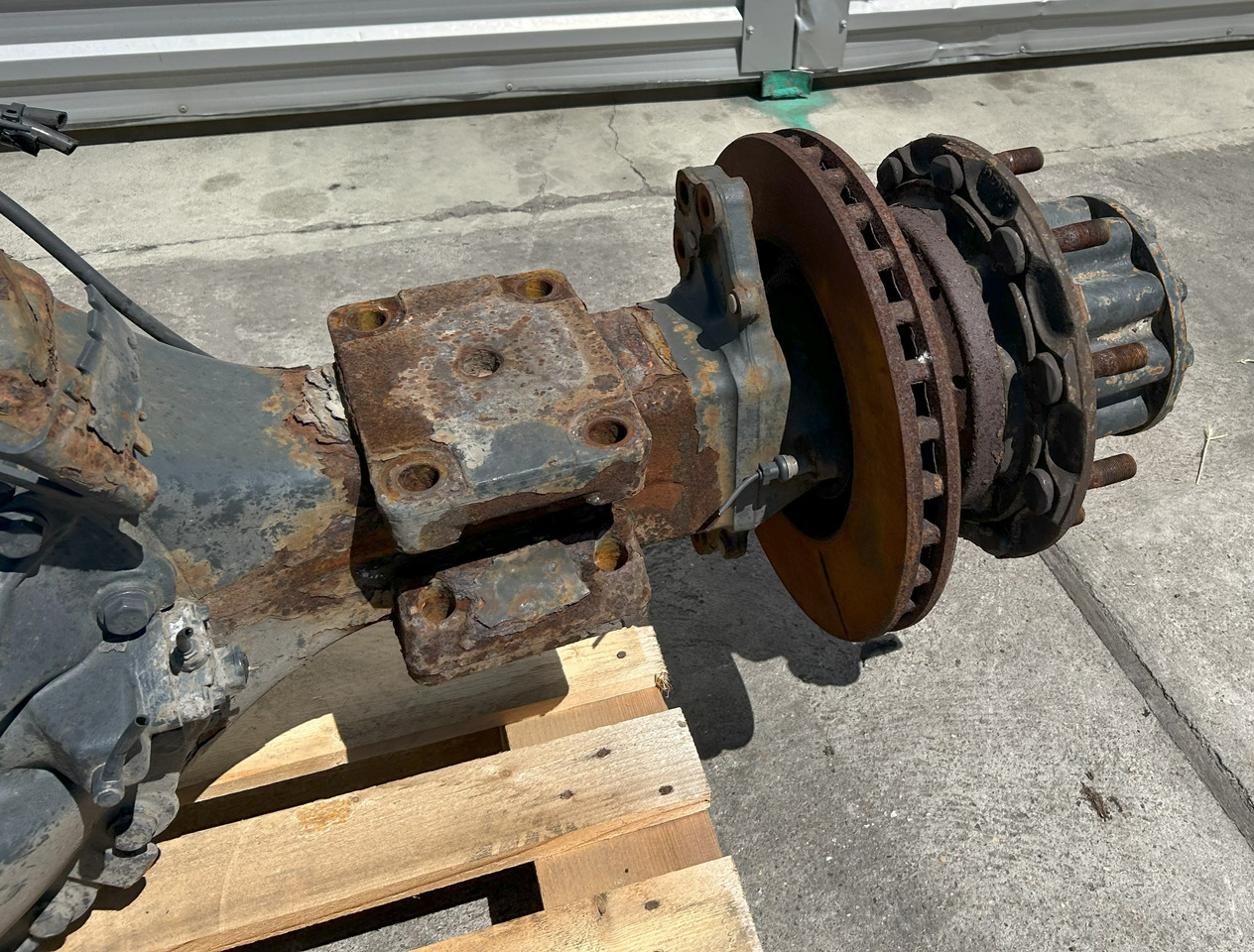 MERCEDES-BENZ REAR AXLE + HUBS ACTROS MP4 R440-13 2,846 - Axă spate pentru Camion: Foto 4 MERCEDES-BENZ REAR AXLE + HUBS ACTROS MP4 R440-13 2,846 - Axă spate pentru Camion: Foto 4
