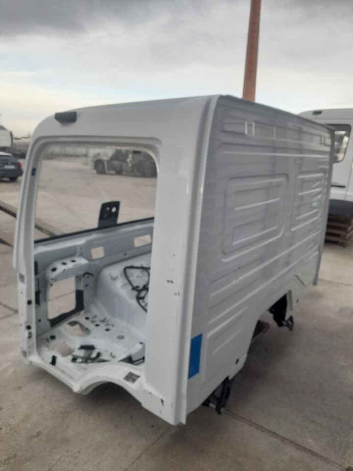 Mercedes-Benz Atego truck - Cabină pentru Camion: Foto 5 Mercedes-Benz Atego truck - Cabină pentru Camion: Foto 5