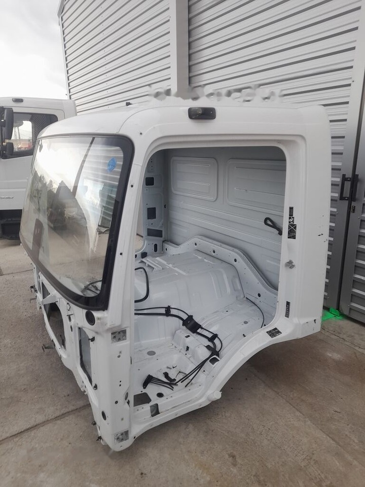 Mercedes-Benz Atego truck - Cabină pentru Camion: Foto 3 Mercedes-Benz Atego truck - Cabină pentru Camion: Foto 3