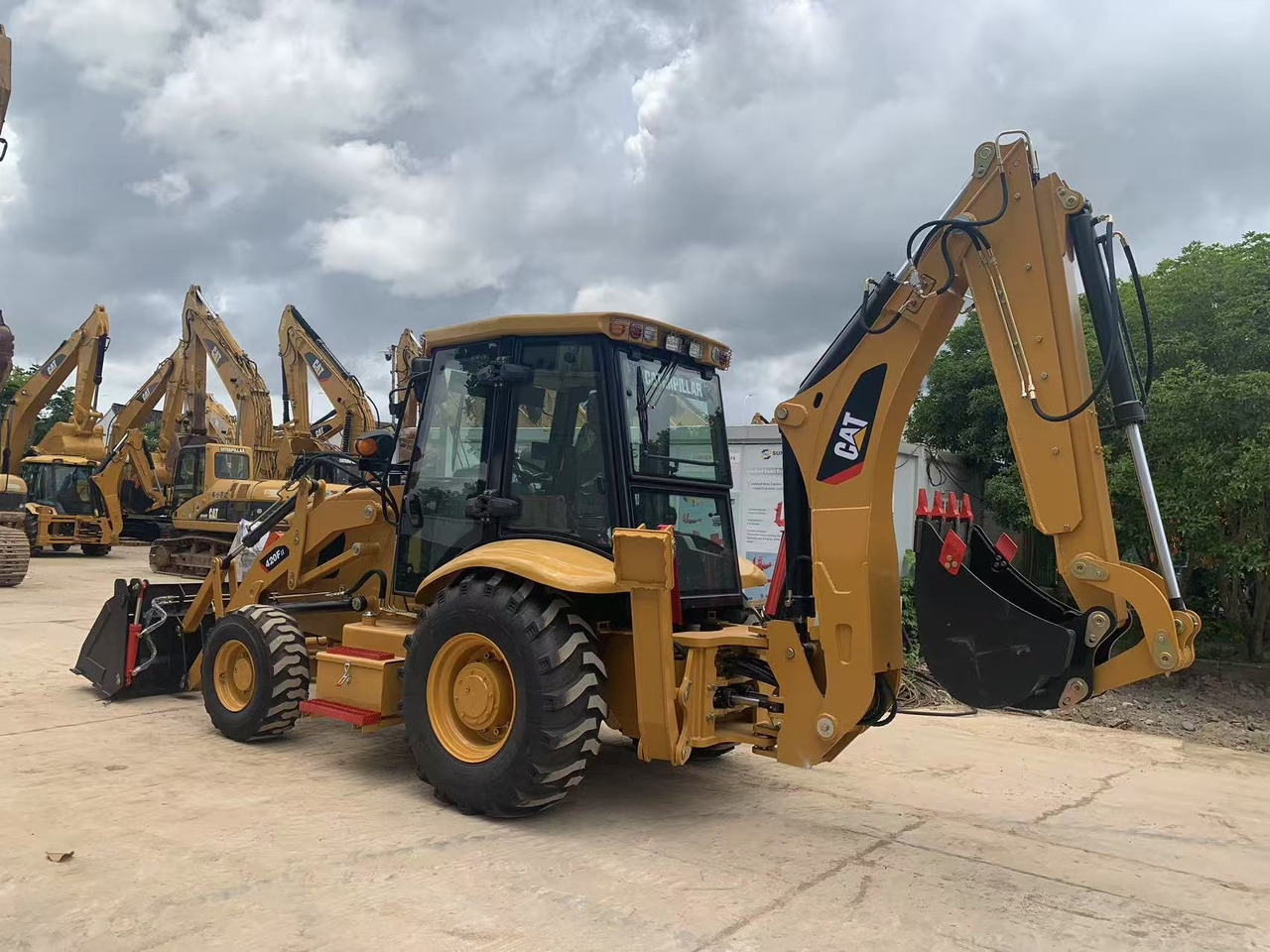 Caterpillar 420F, 420F2 Backhoe Loader with Telescopic Boom - Buldoexcavator: Foto 3 Caterpillar 420F, 420F2 Backhoe Loader with Telescopic Boom - Buldoexcavator: Foto 3