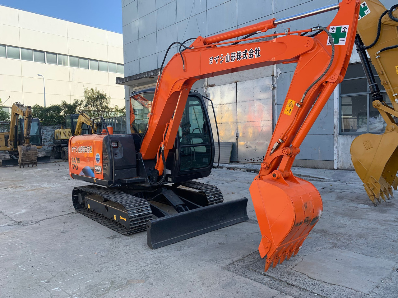 Hitachi Mini Excavator ZX70, ZX75, ZX60 Cheap Excavator Machine - Excavator pe şenile: Foto 2 Hitachi Mini Excavator ZX70, ZX75, ZX60 Cheap Excavator Machine - Excavator pe şenile: Foto 2