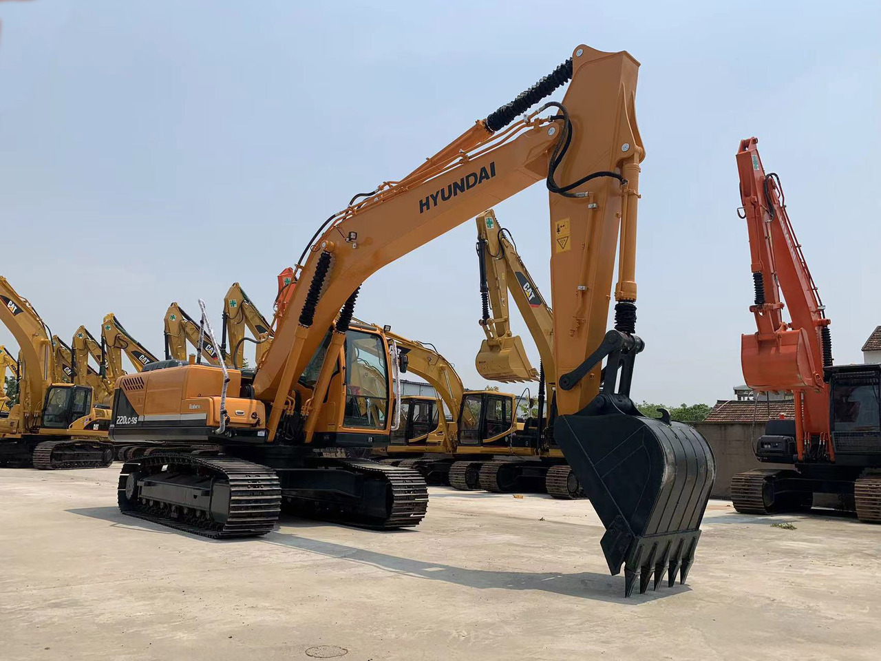 Hyundai 22 ton Excavator 220LC-9S Good Condition Construction Machine - Excavator pe şenile: Foto 2 Hyundai 22 ton Excavator 220LC-9S Good Condition Construction Machine - Excavator pe şenile: Foto 2