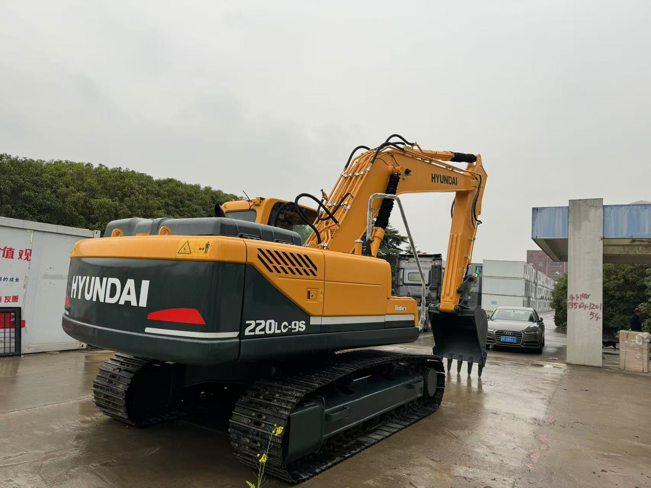 Hyundai 220LC-9S Good Price Used Korea Excavator - Excavator pe şenile: Foto 5 Hyundai 220LC-9S Good Price Used Korea Excavator - Excavator pe şenile: Foto 5
