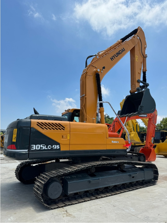 Hyundai 305LC-9S Good Price Used Excavator - Excavator pe şenile: Foto 1 Hyundai 305LC-9S Good Price Used Excavator - Excavator pe şenile: Foto 1