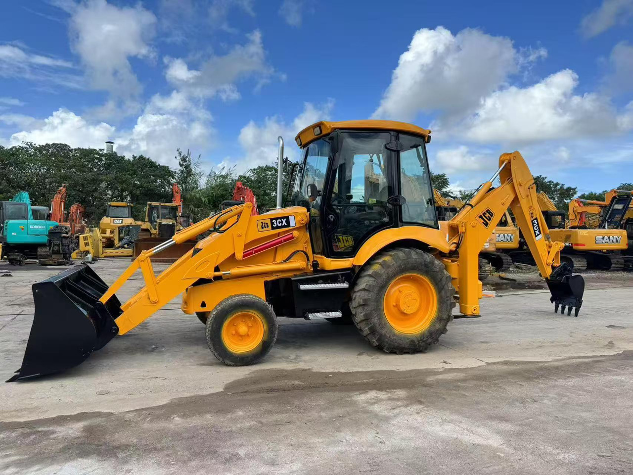 JCB 4x4 Backhoe Loader 3CX Used Condition - Buldoexcavator: Foto 2 JCB 4x4 Backhoe Loader 3CX Used Condition - Buldoexcavator: Foto 2