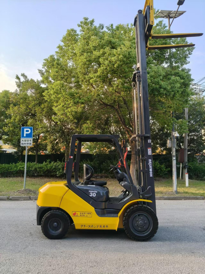 Komatsu Forklift 3 ton Capacity FD30-15, FD30-16, FD30-17 - Stivuitor diesel: Foto 1 Komatsu Forklift 3 ton Capacity FD30-15, FD30-16, FD30-17 - Stivuitor diesel: Foto 1