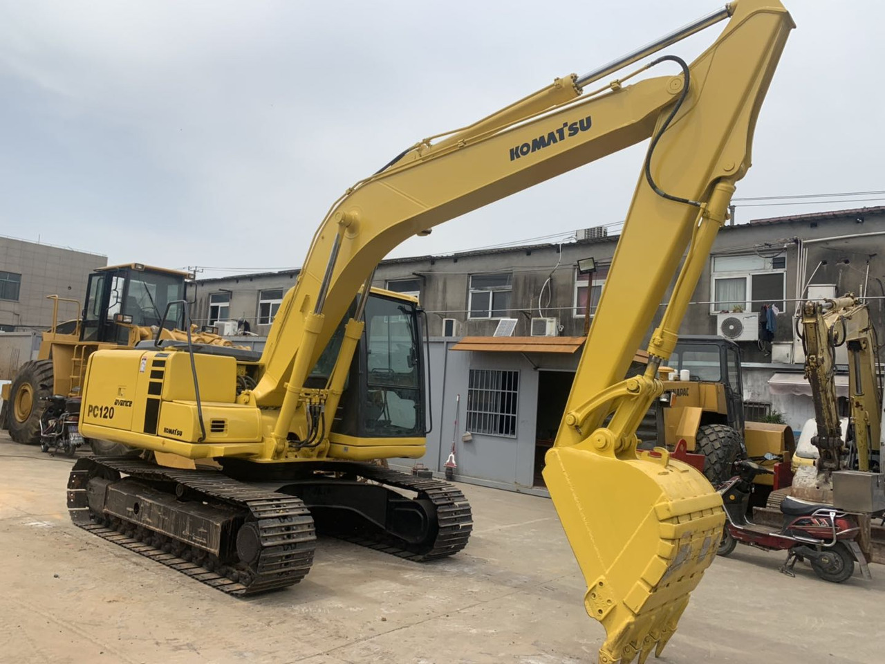 Komatsu PC120 Secondhand Excavator Good Price on Sale - Excavator pe şenile: Foto 2 Komatsu PC120 Secondhand Excavator Good Price on Sale - Excavator pe şenile: Foto 2