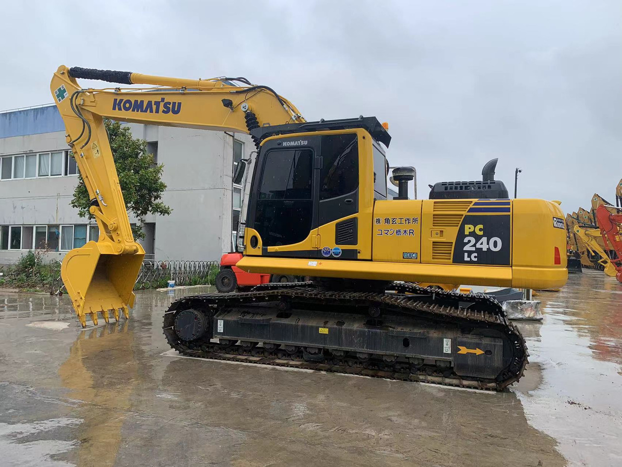 Komatsu PC240, PC220 Chain Excavator Good Condition Used Construction Machine - Excavator pe şenile: Foto 1 Komatsu PC240, PC220 Chain Excavator Good Condition Used Construction Machine - Excavator pe şenile: Foto 1