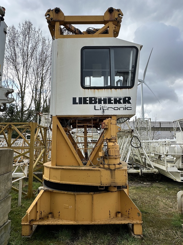LIEBHERR 154 EC-H 6 Litronic - Macara turn: Foto 1 LIEBHERR 154 EC-H 6 Litronic - Macara turn: Foto 1