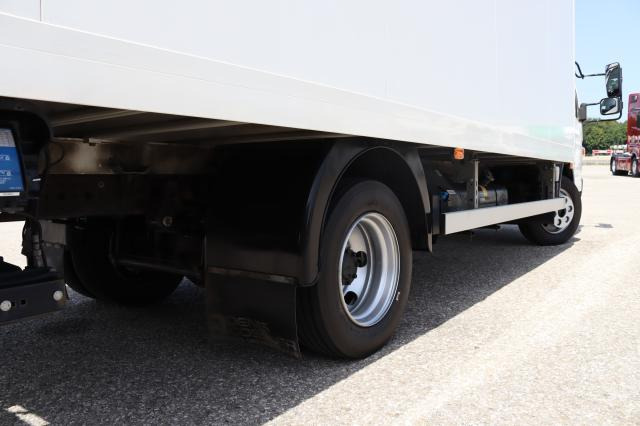 FUSO Canter 7C18 AMT - Autoutilitară box: Foto 4 FUSO Canter 7C18 AMT - Autoutilitară box: Foto 4