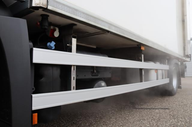 Mercedes-Benz Antos 1832 L - Camion frigider: Foto 3 Mercedes-Benz Antos 1832 L - Camion frigider: Foto 3