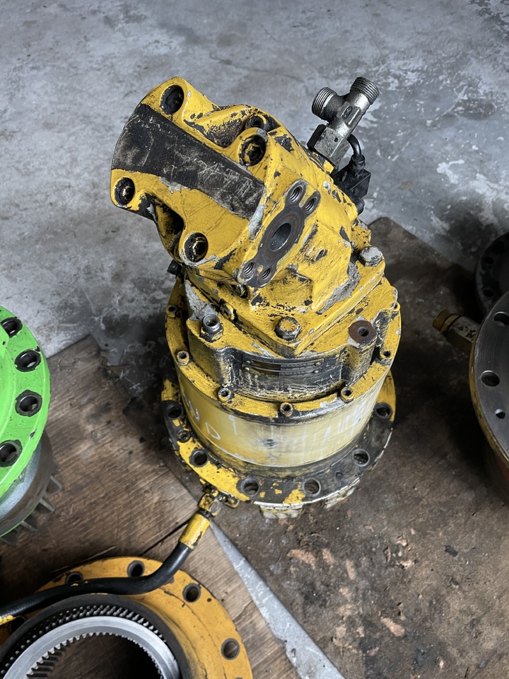 NEW HOLLAND Mh plus - Reductor de rotire pentru Excavator: Foto 2 NEW HOLLAND Mh plus - Reductor de rotire pentru Excavator: Foto 2