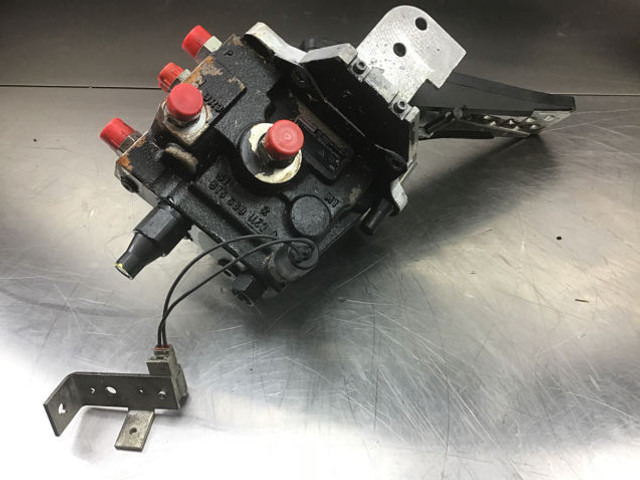 Liebherr Brake Compact Block - Pedala: Foto 3 Liebherr Brake Compact Block - Pedala: Foto 3