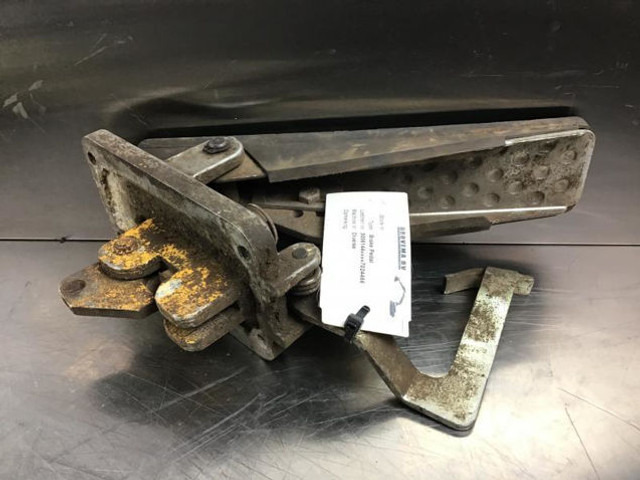 Liebherr Brake Pedal - Pedala: Foto 1 Liebherr Brake Pedal - Pedala: Foto 1