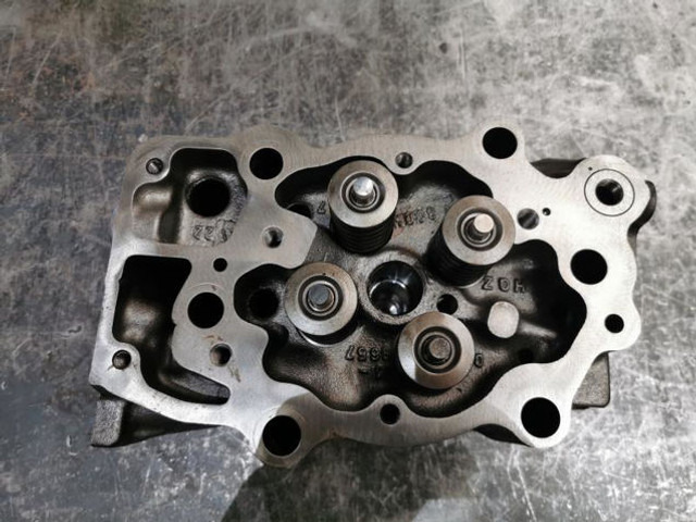 Liebherr Cylinder Head Rebuild D934/D936 - Blocul cilindrilor: Foto 4 Liebherr Cylinder Head Rebuild D934/D936 - Blocul cilindrilor: Foto 4