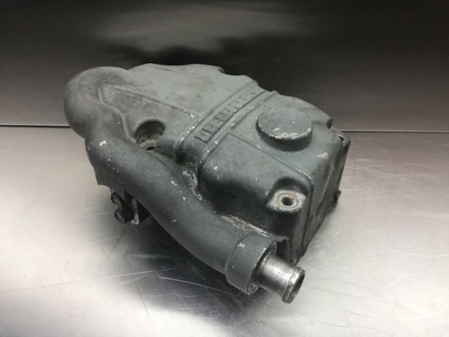 Liebherr Cylinderhead Cover - Blocul cilindrilor: Foto 1 Liebherr Cylinderhead Cover - Blocul cilindrilor: Foto 1