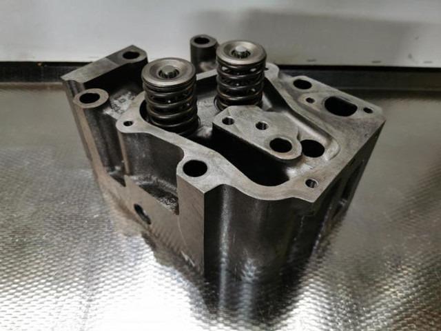 Liebherr Cylinderhead Rebuild - Blocul cilindrilor: Foto 2 Liebherr Cylinderhead Rebuild - Blocul cilindrilor: Foto 2