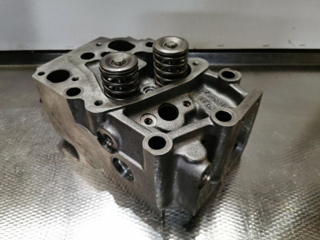 Liebherr Cylinderhead - Blocul cilindrilor: Foto 5 Liebherr Cylinderhead - Blocul cilindrilor: Foto 5