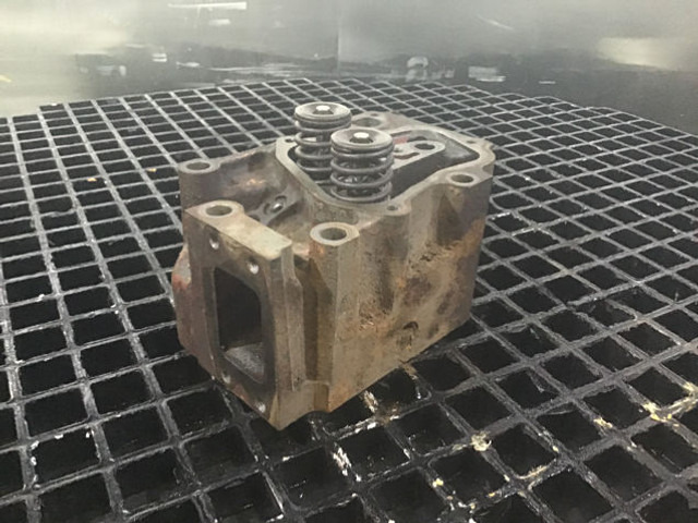 Liebherr Cylinderhead - Blocul cilindrilor: Foto 2 Liebherr Cylinderhead - Blocul cilindrilor: Foto 2