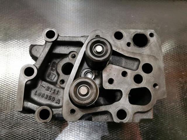 Liebherr Cylinderhead - Blocul cilindrilor: Foto 3 Liebherr Cylinderhead - Blocul cilindrilor: Foto 3