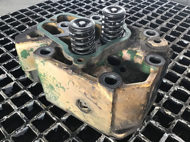 Liebherr Cylinderhead - Blocul cilindrilor: Foto 3 Liebherr Cylinderhead - Blocul cilindrilor: Foto 3
