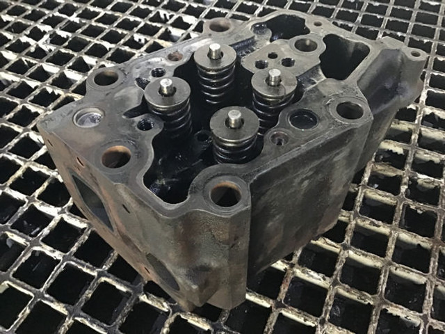 Liebherr Cylinderhead - Blocul cilindrilor: Foto 1 Liebherr Cylinderhead - Blocul cilindrilor: Foto 1