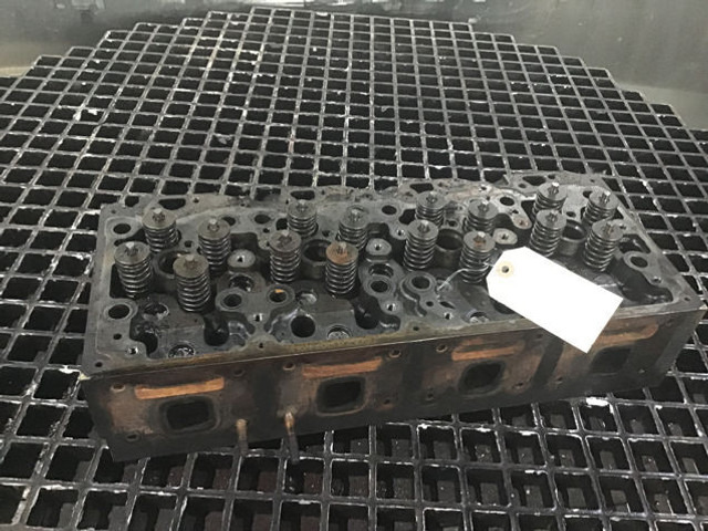 Liebherr Cylinderhead - Blocul cilindrilor: Foto 1 Liebherr Cylinderhead - Blocul cilindrilor: Foto 1