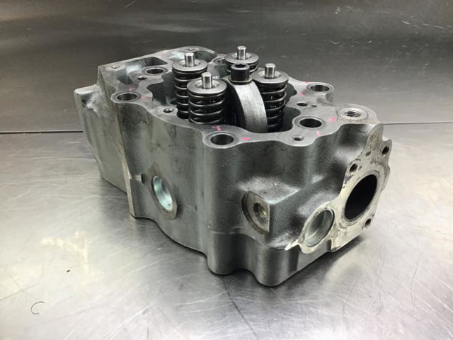 Liebherr Cylinderhead - Blocul cilindrilor: Foto 3 Liebherr Cylinderhead - Blocul cilindrilor: Foto 3