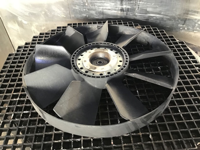 Liebherr Fan Blade - Ventilator: Foto 2 Liebherr Fan Blade - Ventilator: Foto 2