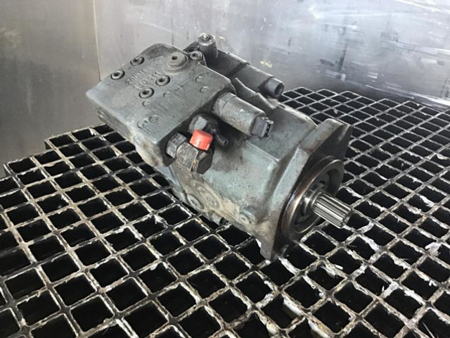 Liebherr Fan Drive Pump - Motor şi piese: Foto 3 Liebherr Fan Drive Pump - Motor şi piese: Foto 3