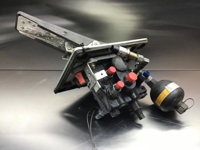 Liebherr L524 / L528 / L538 / L542 - Pedala: Foto 4 Liebherr L524 / L528 / L538 / L542 - Pedala: Foto 4