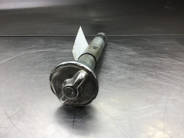 Liebherr Oil Filler Neck - Motor şi piese: Foto 3 Liebherr Oil Filler Neck - Motor şi piese: Foto 3